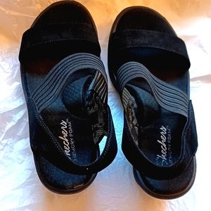 Women's size 8 Skechers memory foam Black heels